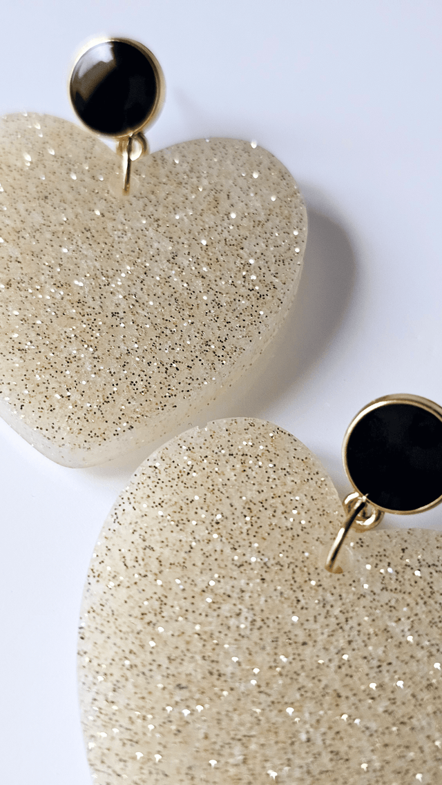 KISS'KISS crème aux paillettes et apprêts noirs